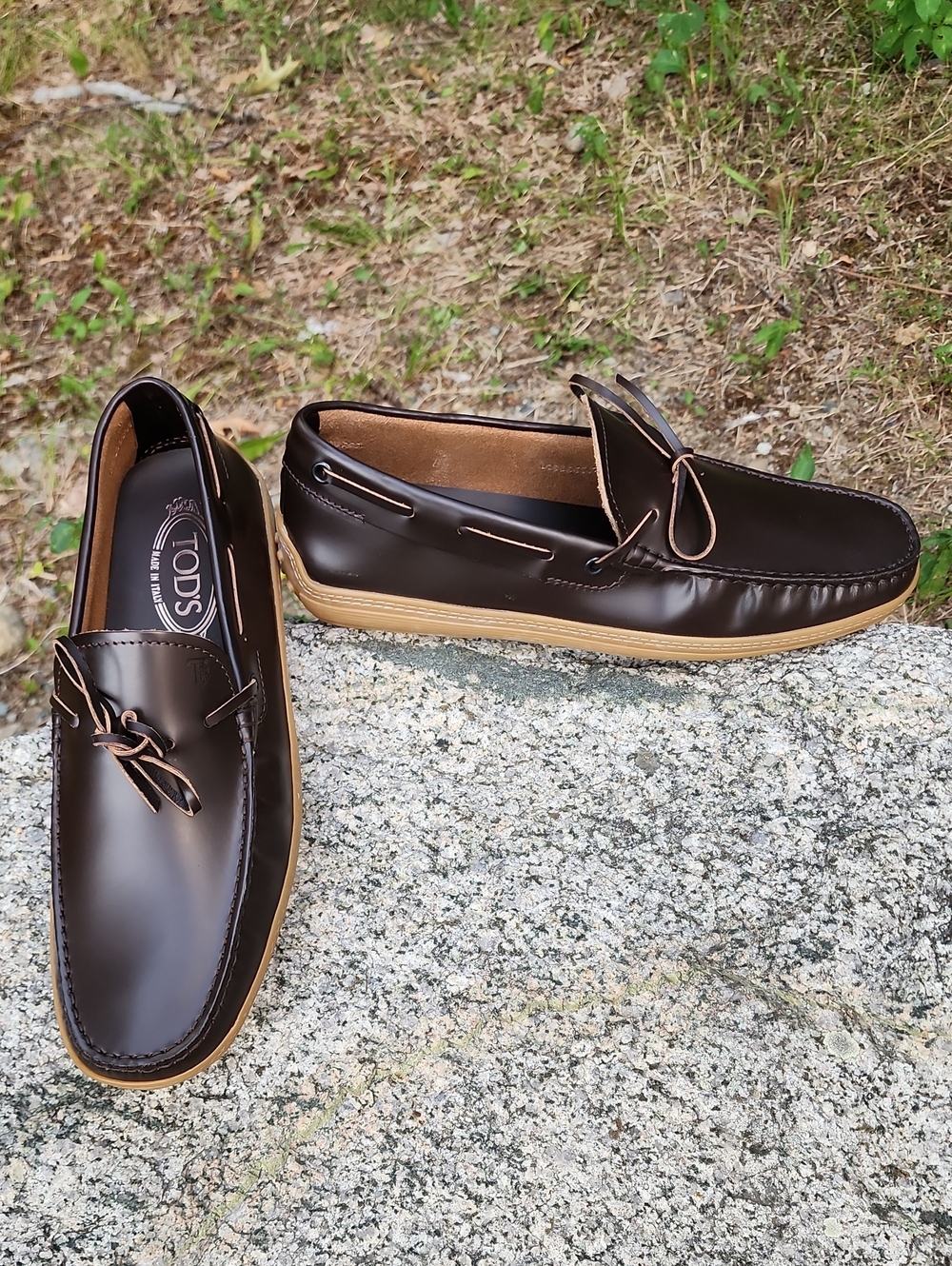 Tod's Dark Brown Leather Boat Shoes with Tan Sole Made In Italy Size 8